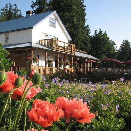 Heriot Bay Inn Экстерьер фото