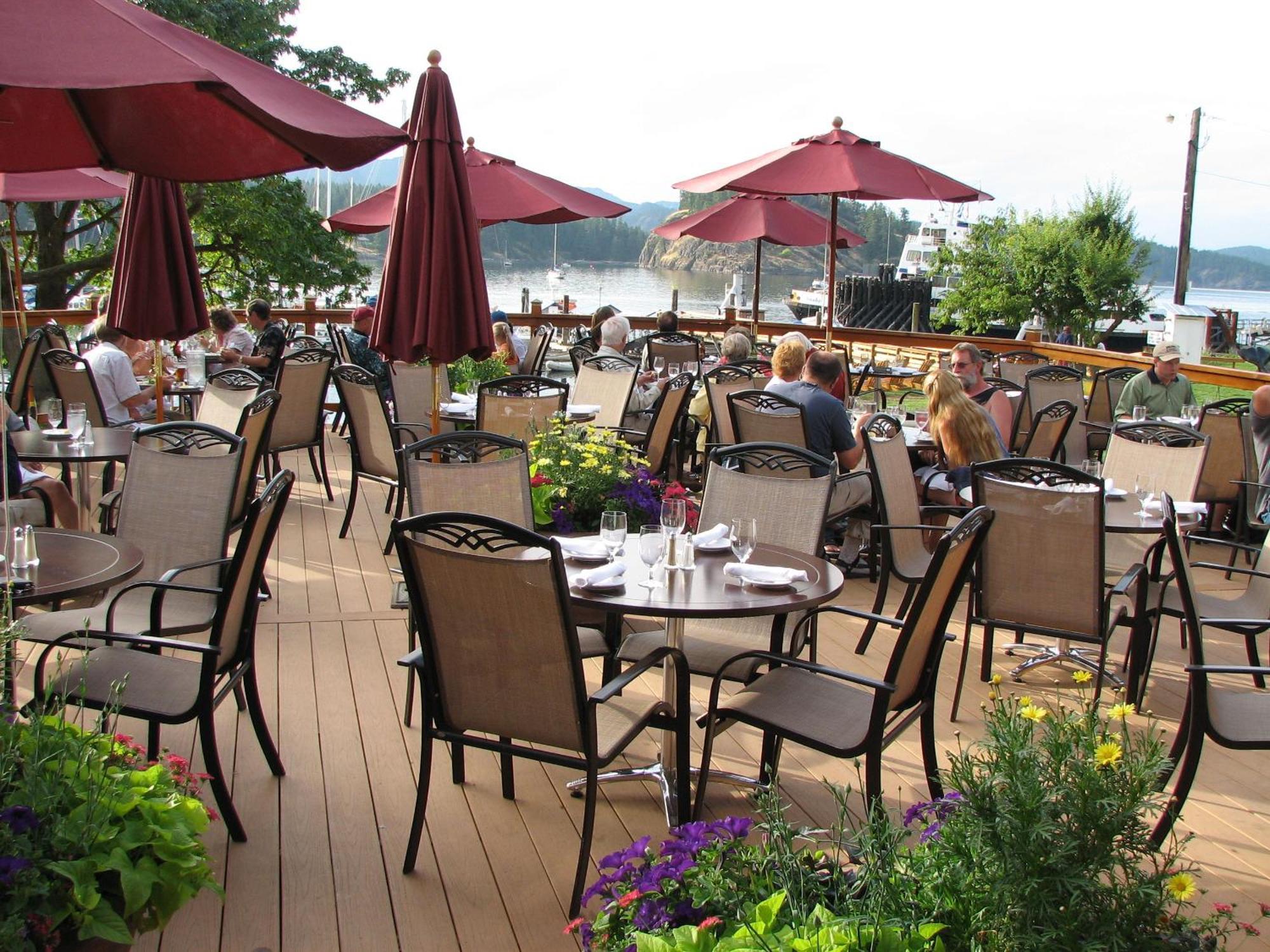 Heriot Bay Inn Экстерьер фото