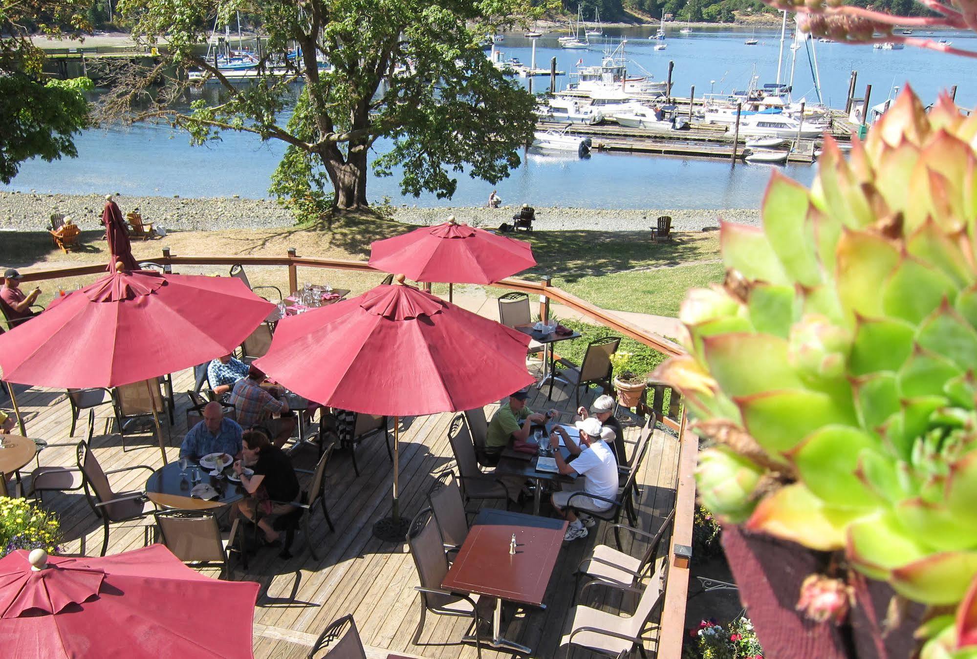 Heriot Bay Inn Экстерьер фото
